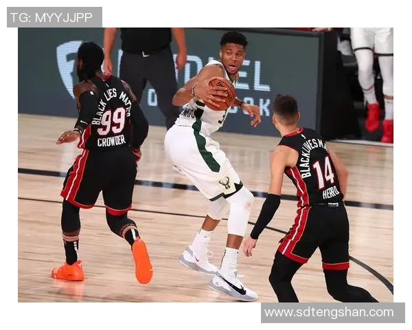 鹈鹕主场惨败雄鹿，球队战绩再遭重创